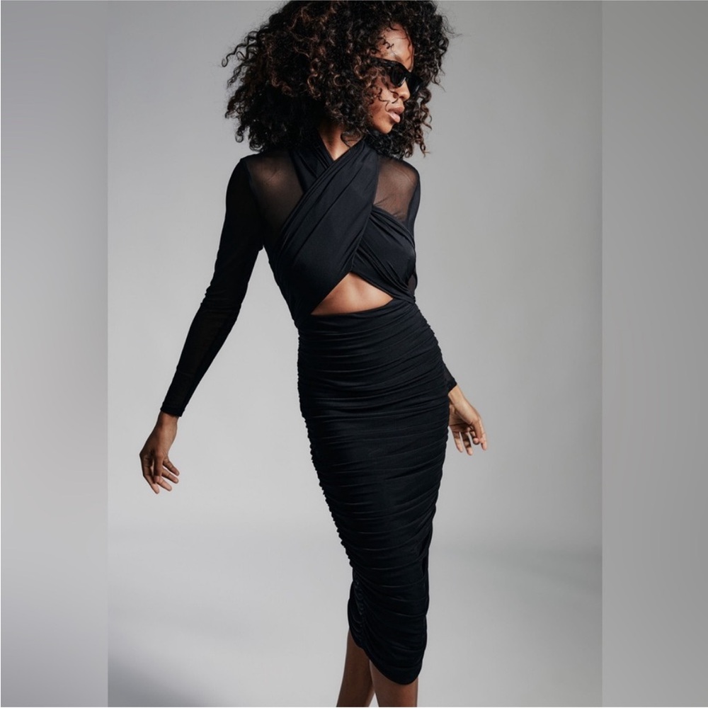 REVOLVE black Bardot Aaliyah midi dress, small
NWT